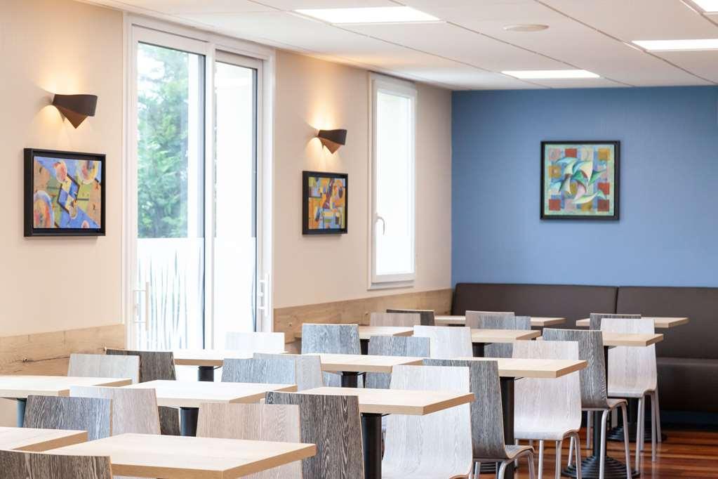 Brit Hotel Saumur Distre Restaurant photo