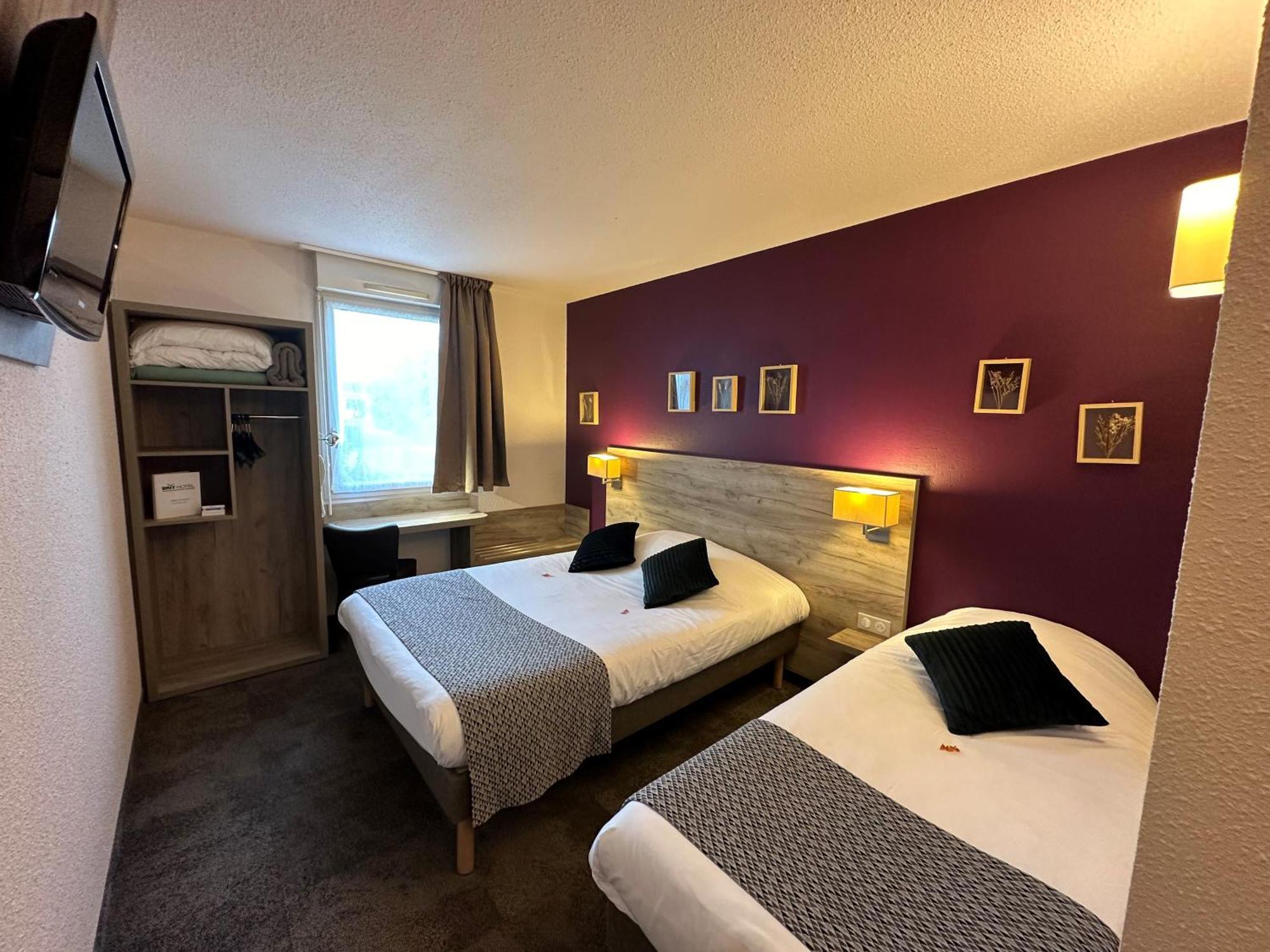 Brit Hotel Saumur Distre Exterior photo