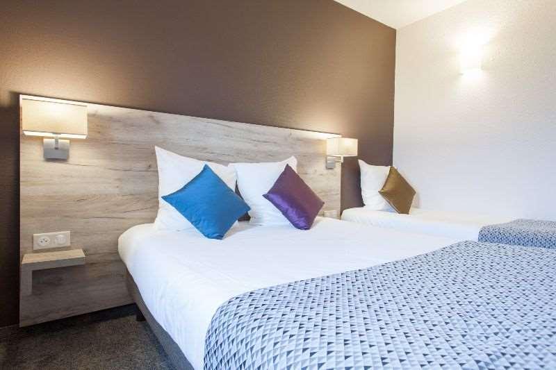 Brit Hotel Saumur Distre Room photo