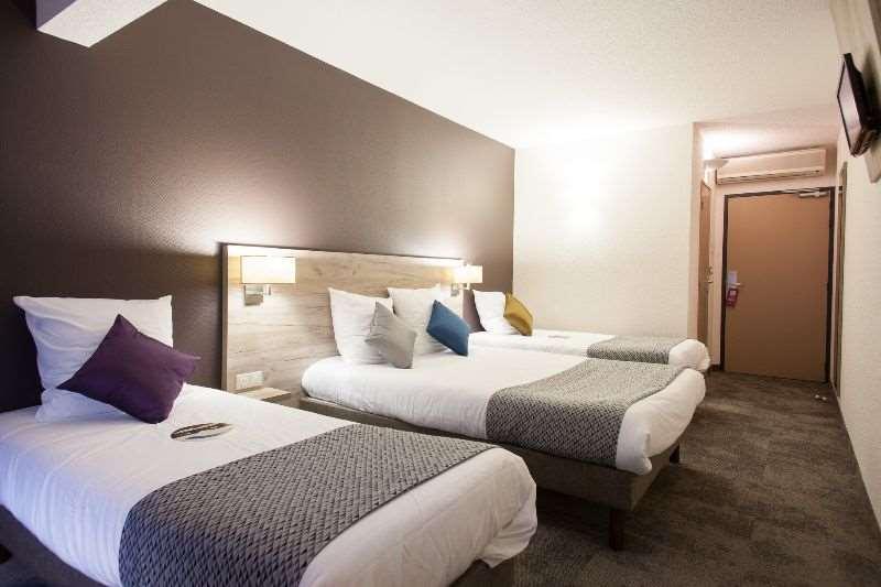 Brit Hotel Saumur Distre Room photo